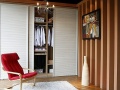 整体衣柜：板式结构开放式更衣间造舒适环境