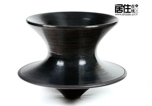 "Spun"陀螺座椅