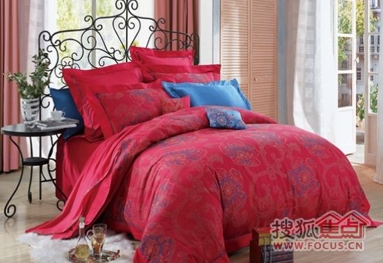 最爱新年那一抹红 红色床品温暖卧室(组图) 