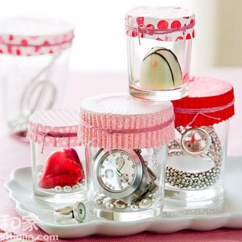 13种蕴蓄甜蜜的餐桌布置 情人节“宅浪漫” 