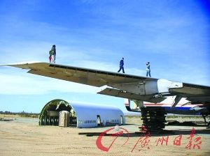 美国一建筑师用废弃波音747建超级豪宅（图） 