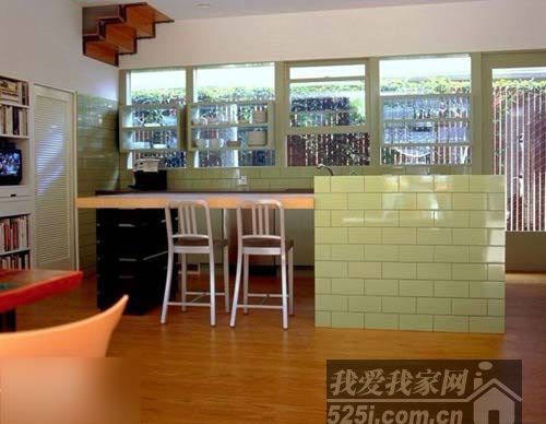 瓷砖贴面浅绿瓷砖用餐区