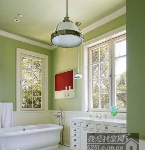 浅绿漆墙卫浴间