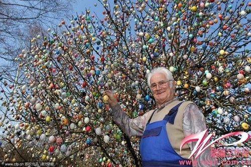 Volker Kraft 和他的复活节树