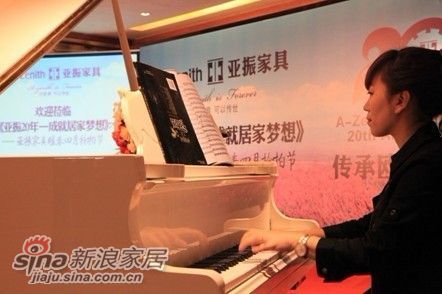 中央音乐学院李倩老师激情演绎了钢琴曲《蓝色的多瑙河》