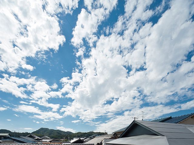 日式禅屋意境 白色地板打造简洁风宿舍(组图) 