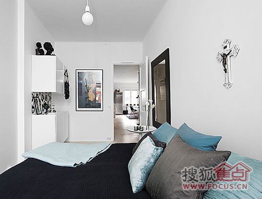 白色空间大胆配色 101平米中等户型公寓设计 
