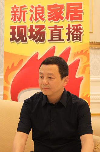 重庆家乐汇商业经营管理有限责任公司董事长曾艺浪