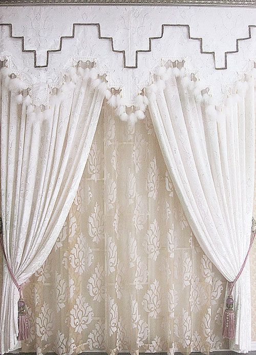 此款窗帘采用植绒的面料，纯白的表面还贴上小钻，闪闪发光，简单的设计中不失优雅
