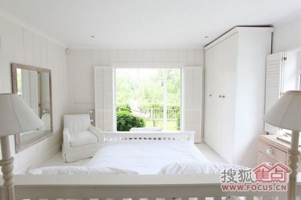 纯白色童话 白色的夏日度假小屋Boathouse 