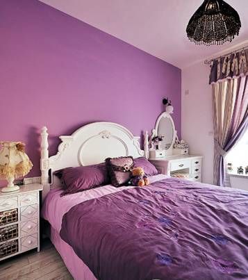 卧的粉紫色系，营造出甜美而优雅的休息环境，使房间安静又不失俏丽