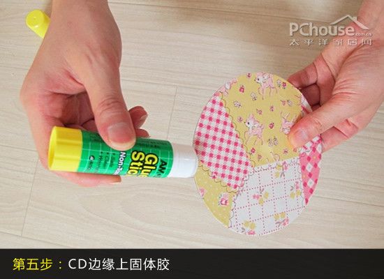 废旧CD变身糖果色小挂饰