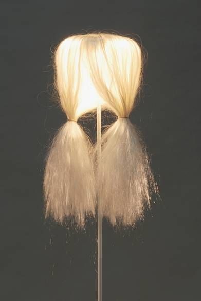德国名家设计 超恐怖的“假发”落地灯(图) 