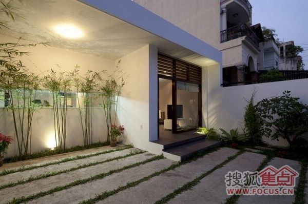 清爽一夏的清新自然风情 越南现代城市住宅 