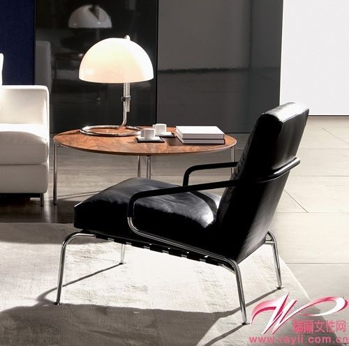 EXPOCASA艾宝家具　休闲皮革座椅+圆形边几营造品质感