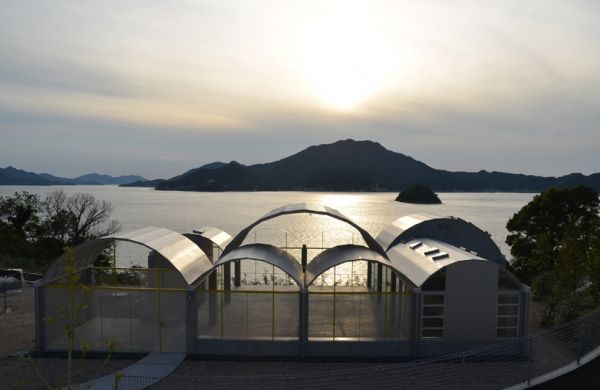 外形似船甲板 日本首座个人建筑师的博物馆(图) 