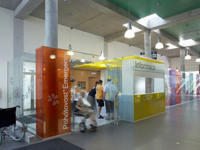 捷克教学医院大楼 PVC地板的完美铺装(组图) 