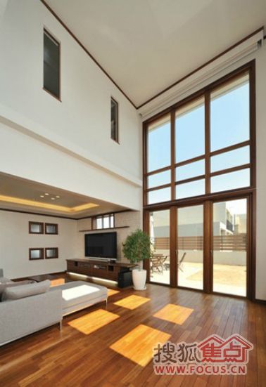 日式别墅挑高装修 宽敞的自由空间(组图) 