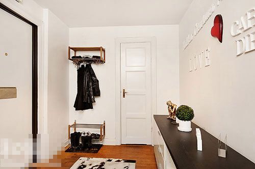 54平米的简约古典公寓 白色地板清爽搭配 