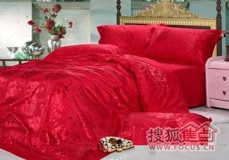 6款奢华床品套件 浪漫卧室如恋爱滋味(组图) 