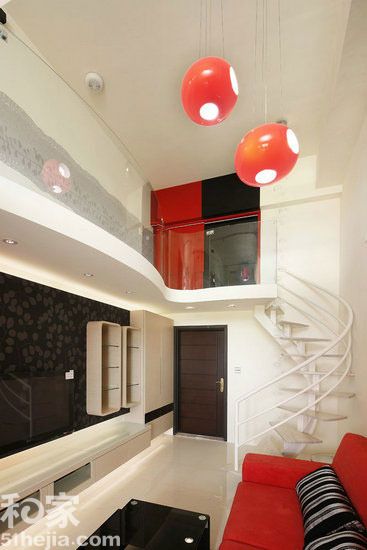 39平loft小户型 红白黑演绎时尚前卫(组图) 