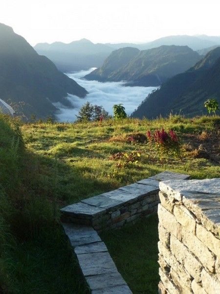 享受阳光美景 喜马拉雅山的半山小屋（组图） 