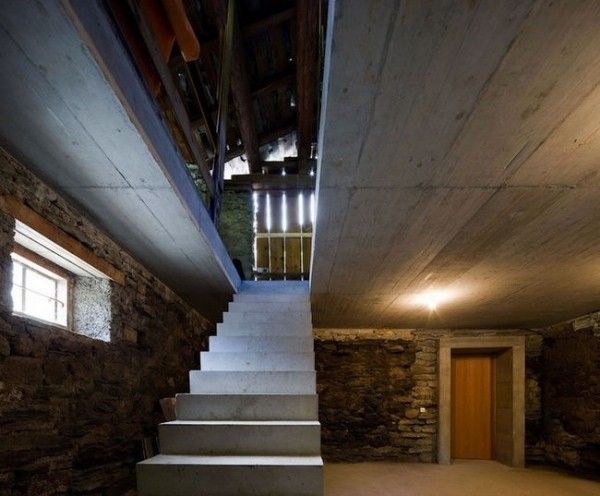 全球奇特别墅设计之一 隐匿山中的山洞别墅 