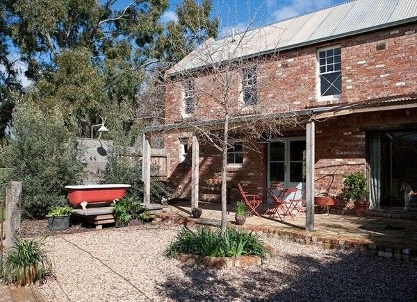 红砖谷仓 澳洲乡村风格的家庭旅馆（图） 