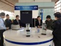 海尔展示科技创新产品“无尾厨电”引机场乘客围观