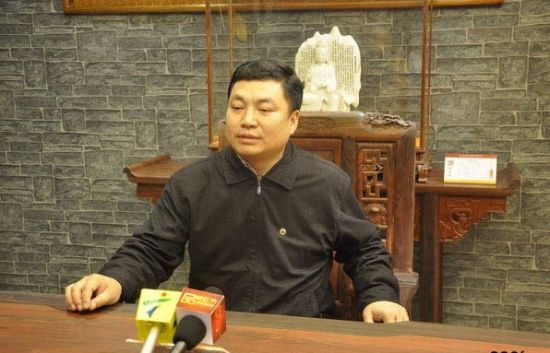 中国传统家具研究会常务副会长兼秘书长高肃接受媒体采访