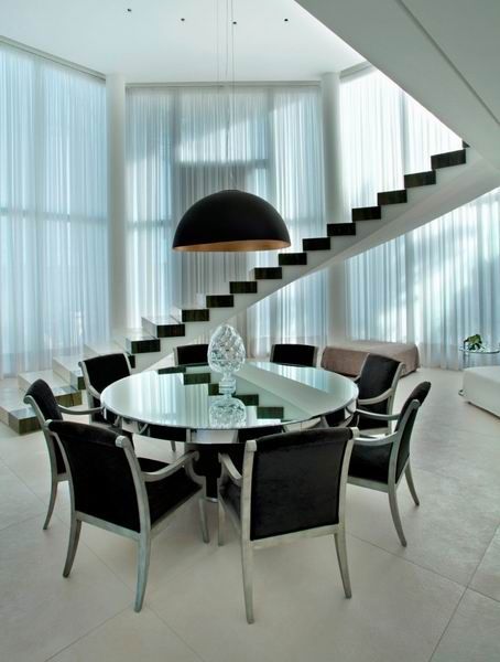 巴西度假别墅设计 黑白色调炫出豪华气派 