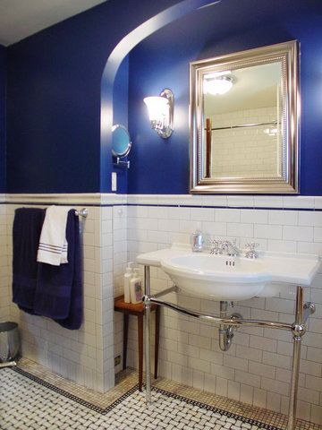 让人眼前一亮的明快彩色瓷砖浴室（图） 