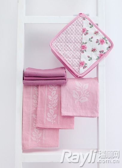 能够表达清浅感觉和柔美气氛的玫瑰粉色装饰空间