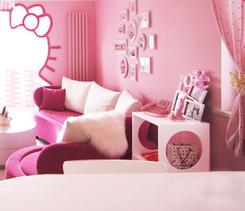 毛公仔环绕的幸福感 凯蒂猫主题的粉色世界  