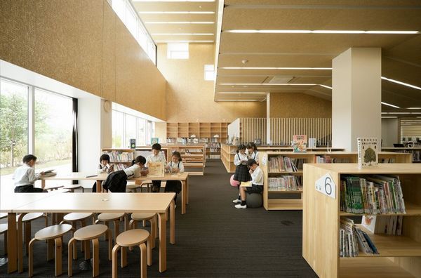 亲近自然 日本东京的木结构校舍（图） 