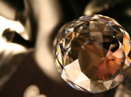 施华洛世奇的奢华灵感带来迷人的水晶龙头 