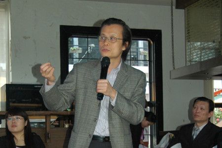 广东省建筑设计研究院副总建筑师、教授级高工陈雄先生
