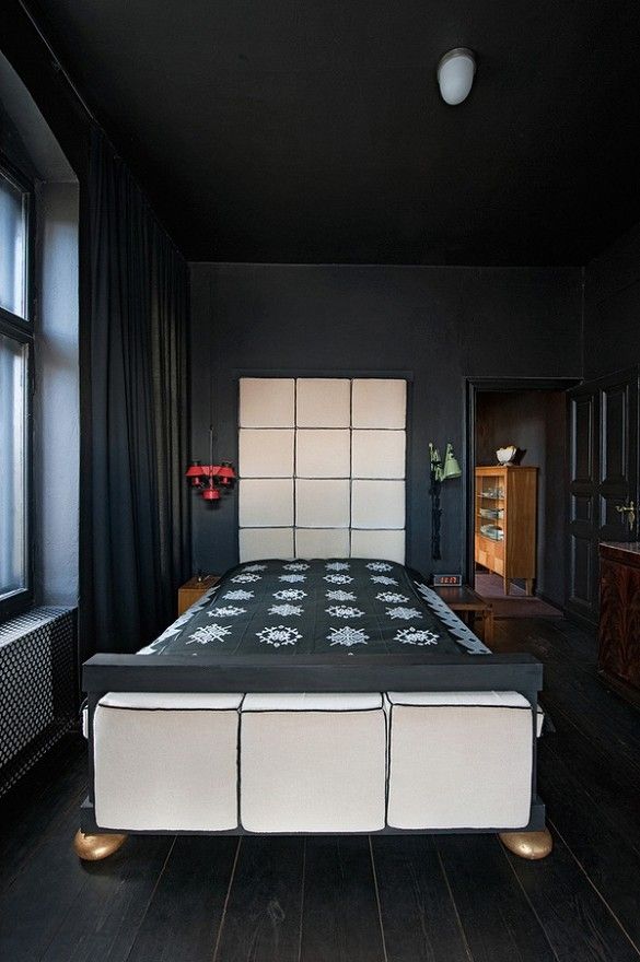 柏林设计师耍酷黑色个性家 住宅引爆眼球 