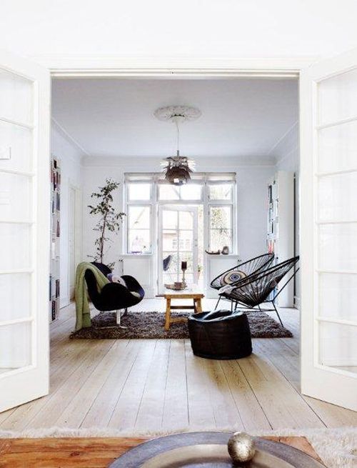 丹麦经典白色公寓 浅色木地板装饰复古风(图) 