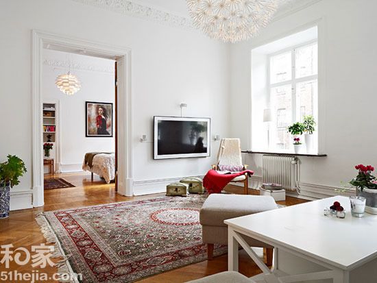 浅色复合强化地板 演绎华丽淡雅北欧公寓